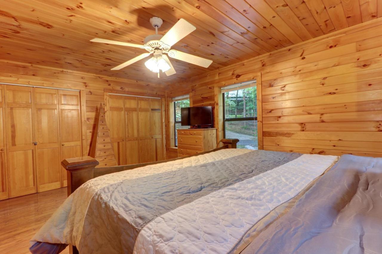 Friendly Bear Cabin Pigeon Forge Exteriör bild